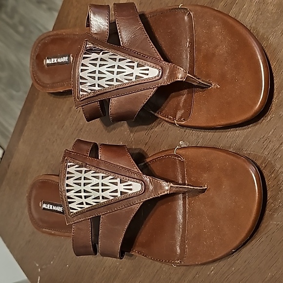 Alex Marie Shoes - Like new Alex Marie sandles 11M